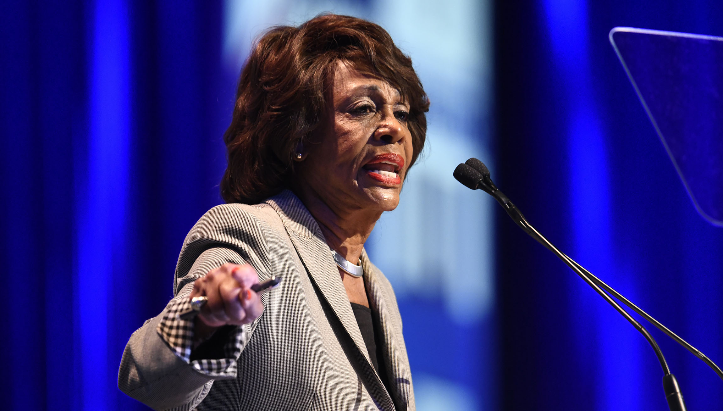 Maxine Waters declares war on democracy