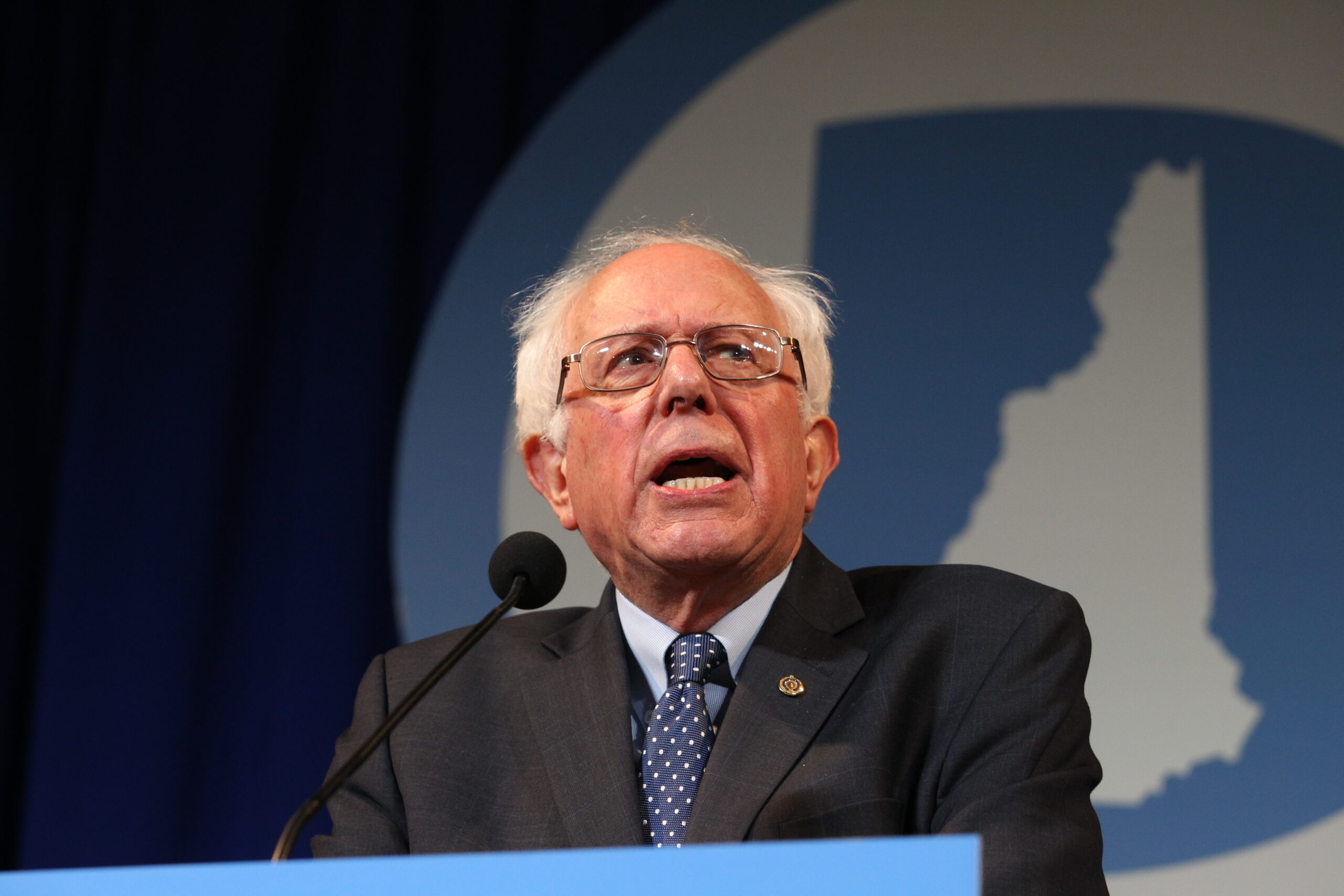 Sanders unveils plan to confront ‘billionaire fossil fuel industry’