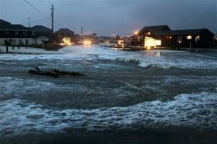 Hurricane Sandy shutters D.C. area