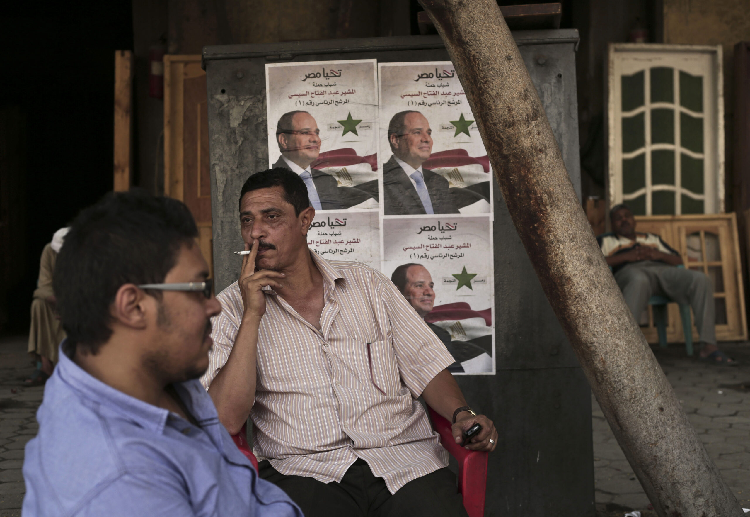 Egypt president raises cigarette, alcohol prices