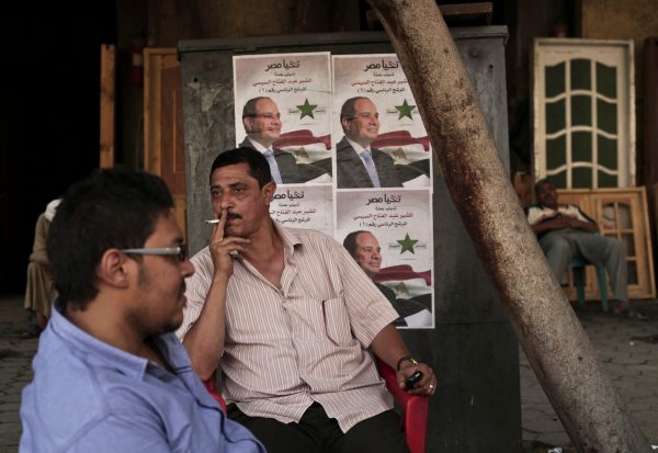 Egypt president raises cigarette, alcohol prices