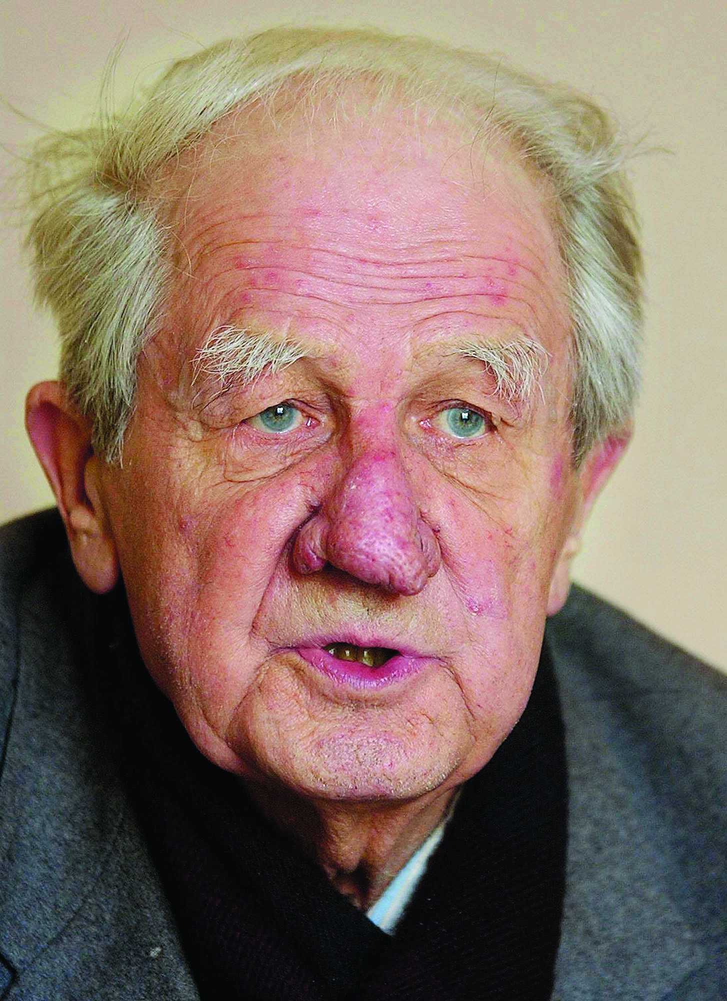 Auschwitz prisoner and photographer dies at 95