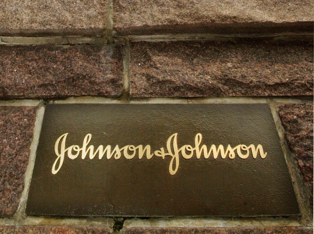 J&J to pay $2.5B to settle hip replacement suits