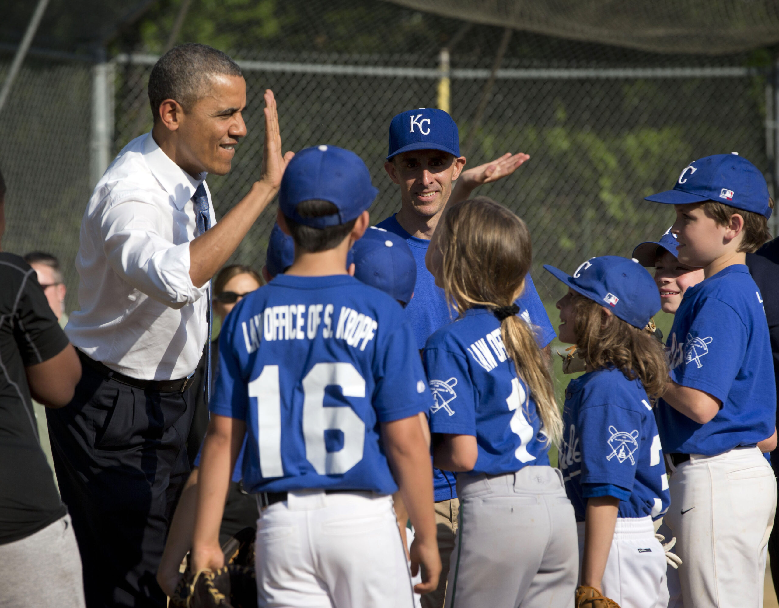‘The bear is loose’ _ Obama goes out and about