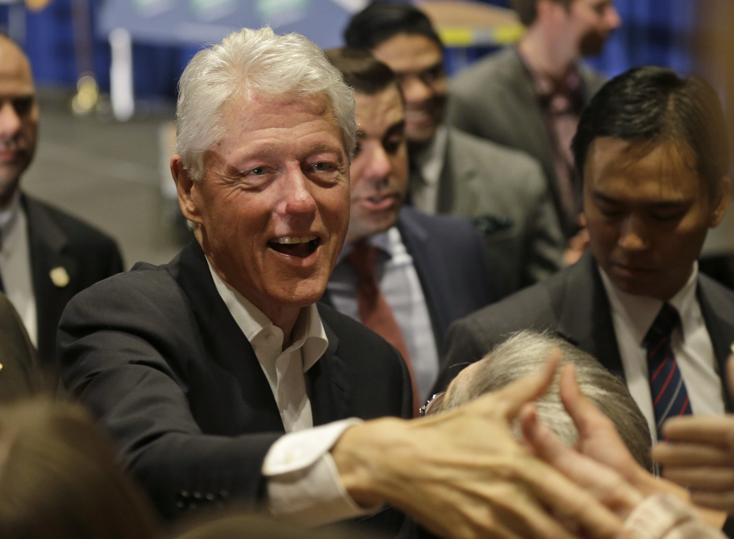 Bill Clinton: Obama should ‘honor’ promise, let public keep insurance plans