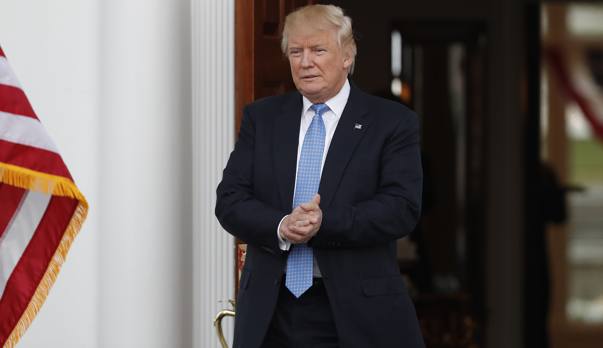 CNN clock tracking how long it takes Trump to weigh in on Roy Moore since returning from Asia