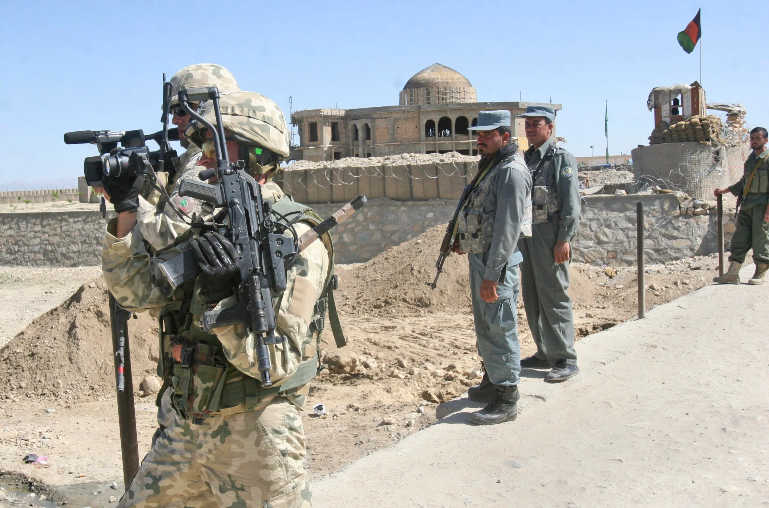 Report: Rebuilding Afghanistan hampered by security situation