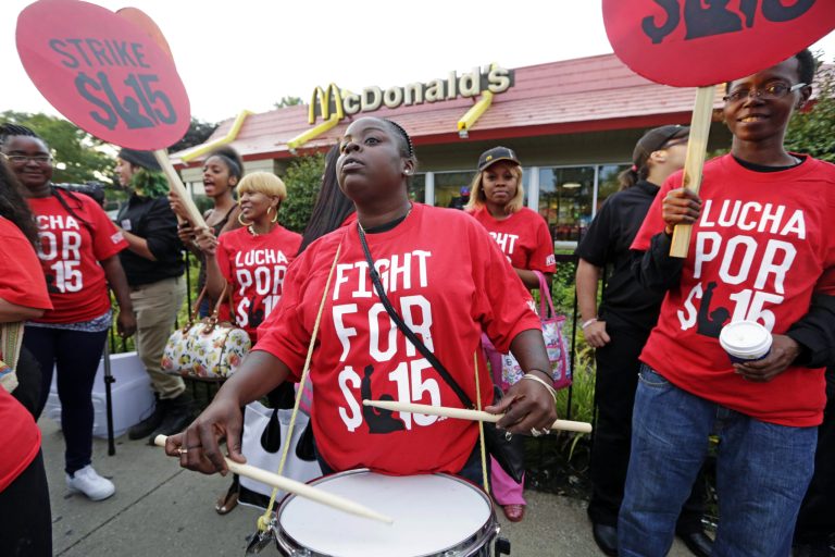 Striking fast-food workers block Chicago street