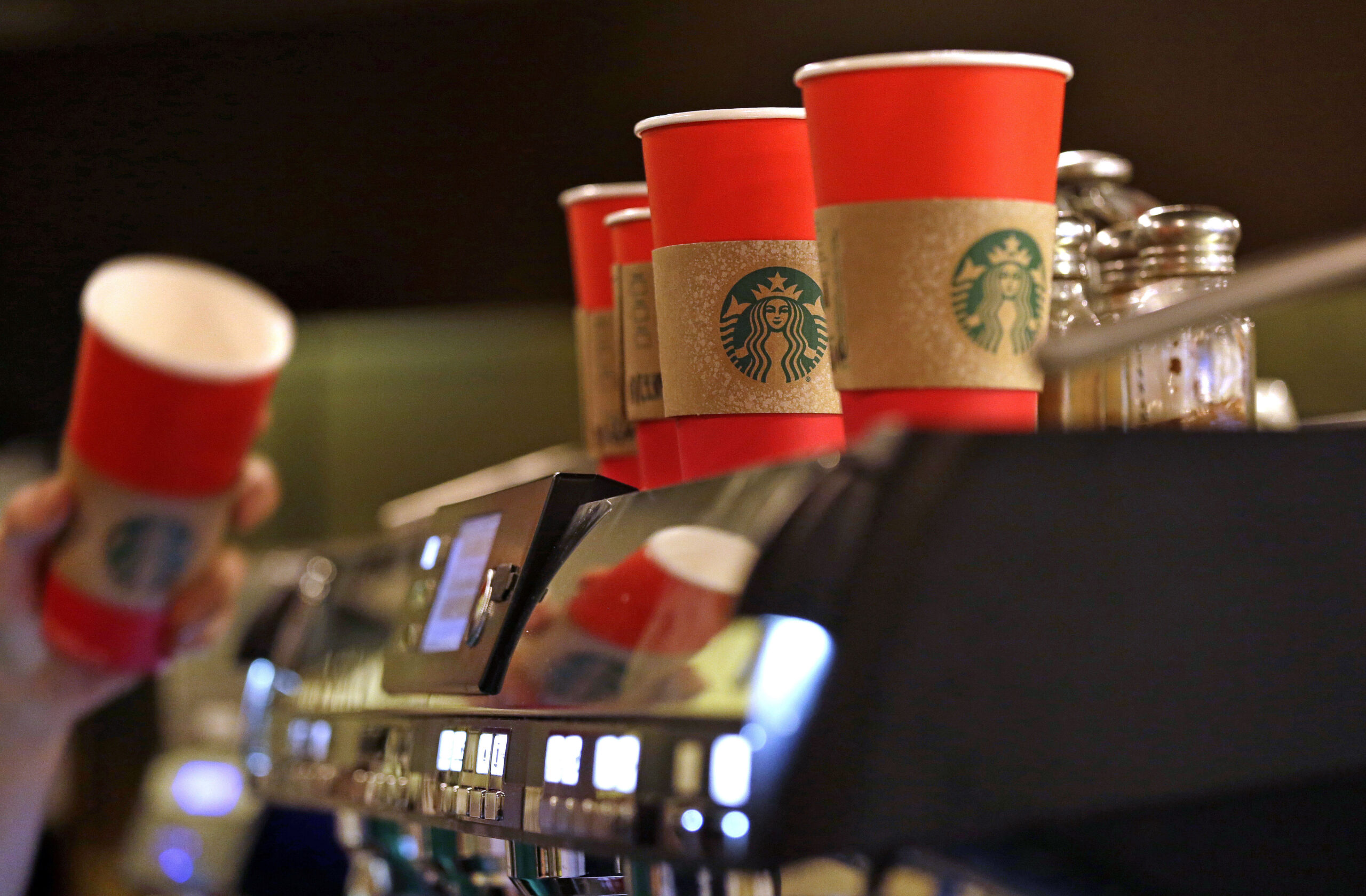 De Blasio to Trump: ‘Lighten up’ over Starbucks cup