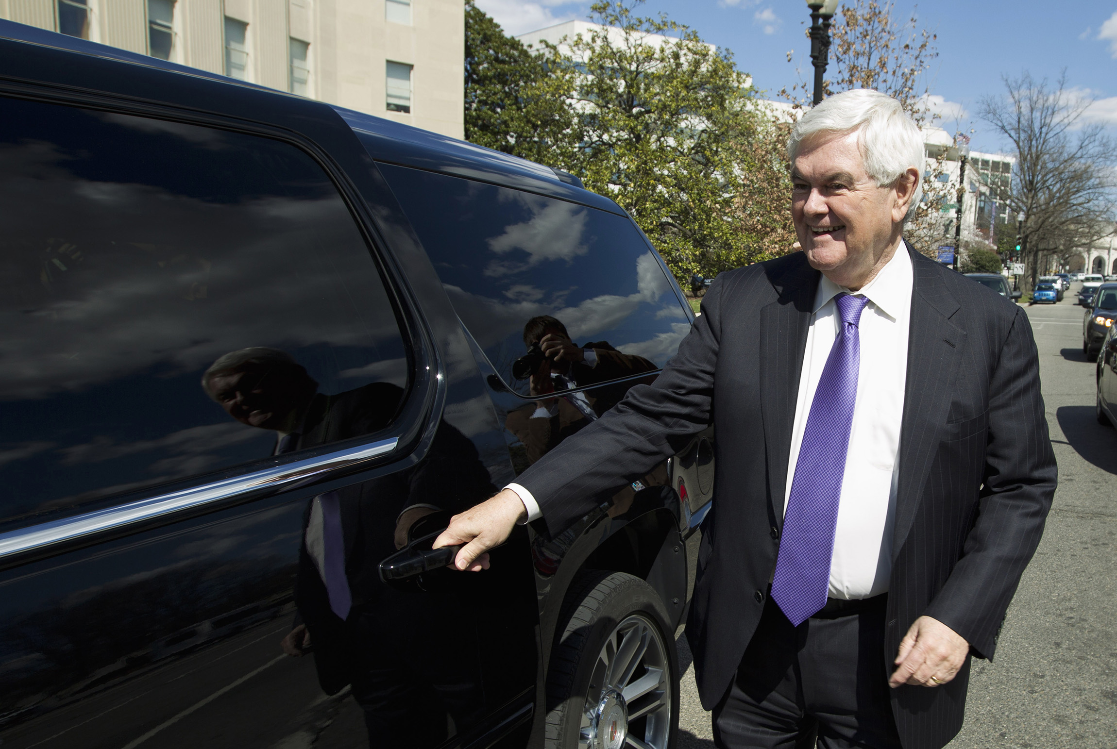 Gingrich, Trump go hammer time on Clinton