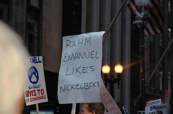 The photo that has gone viral, demonstrating the lack of civility in the Chicago Teachers' Union protests.