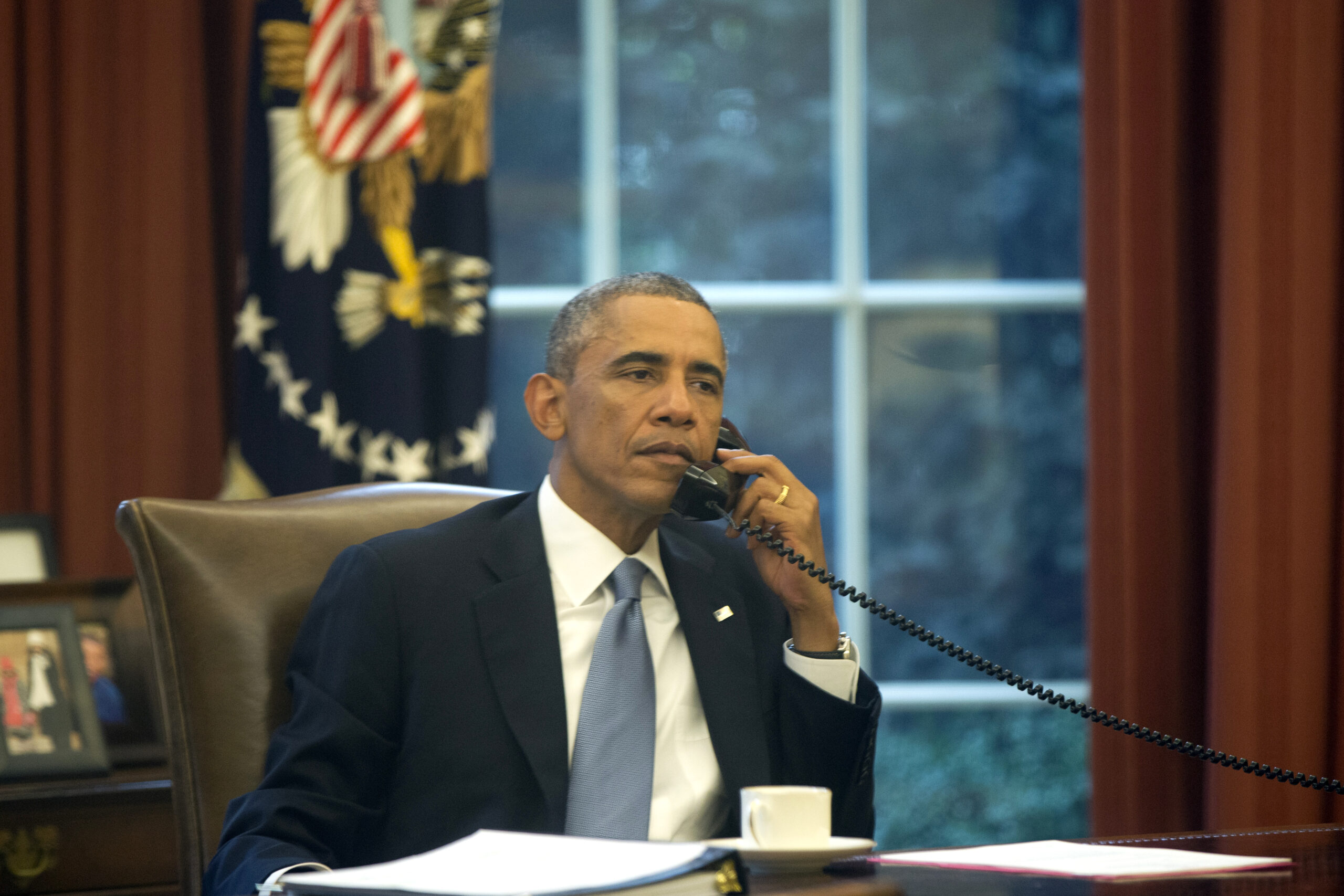 Obama calls military to offer Christmas gratitude