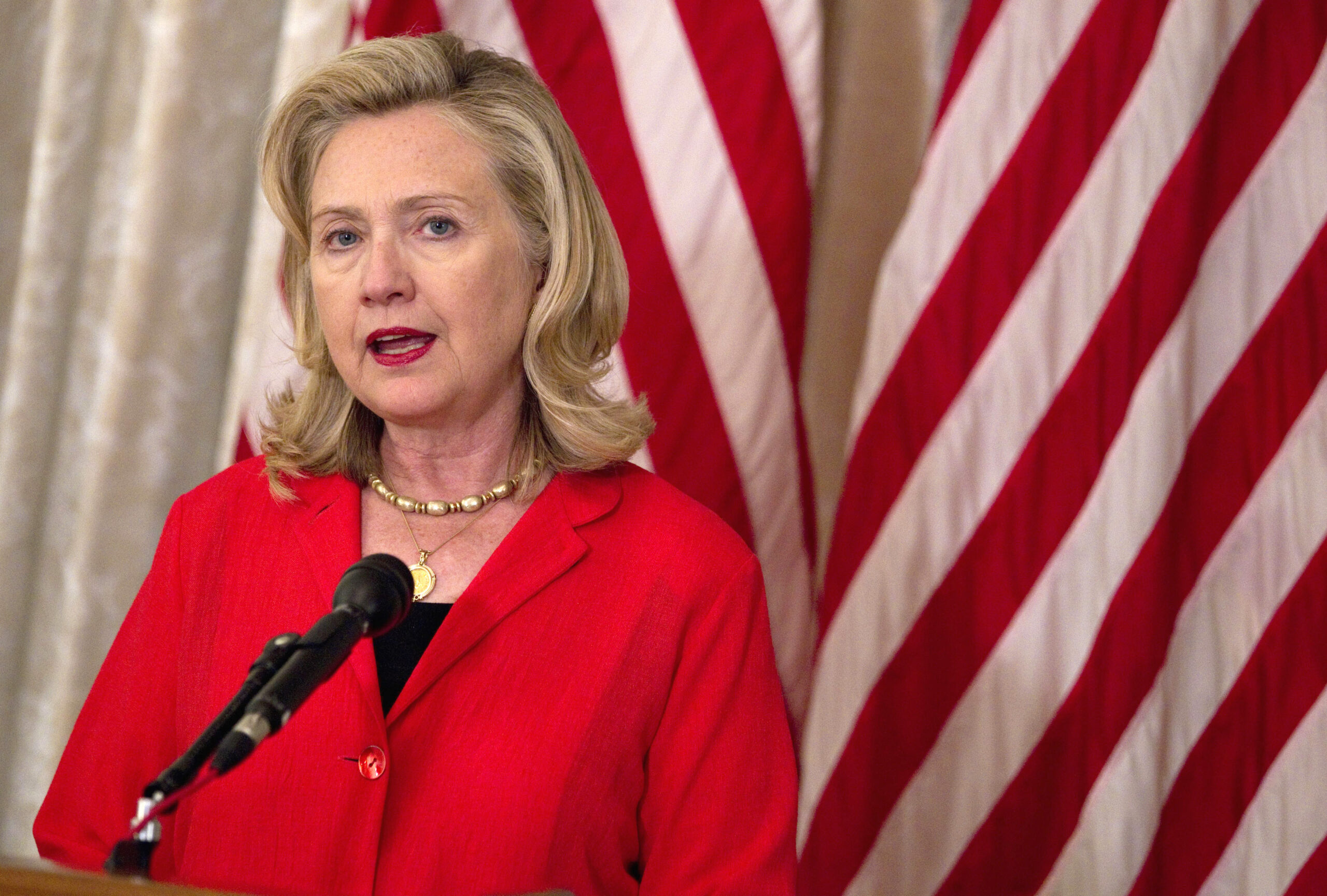 Hillary won’t let Wall Street ‘write its own rules’