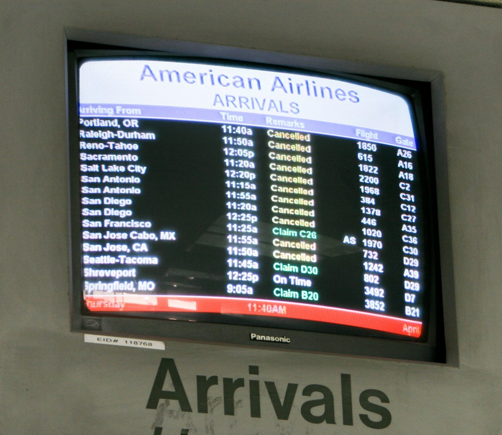 Airliners subject to cyberattacks that could crash navigation systems