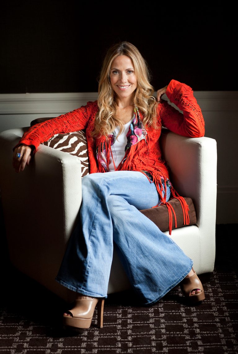 FILE - This July 19, 2010 file photo shows singer Sheryl Crow posing for a portrait in New York. Crow's latest release, 