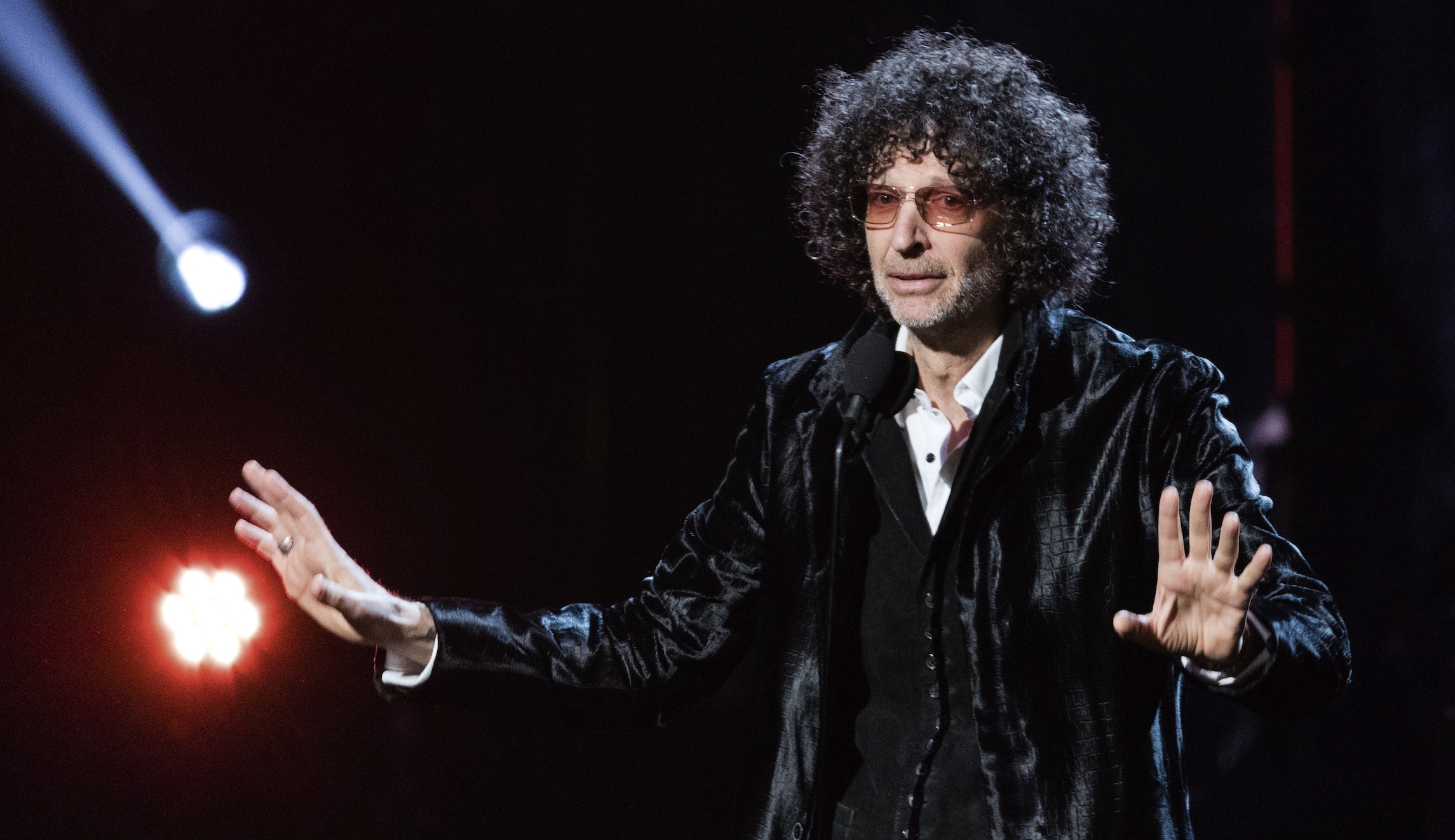 Howard Stern: Trump’s border wall a campaign promise for ‘morons’