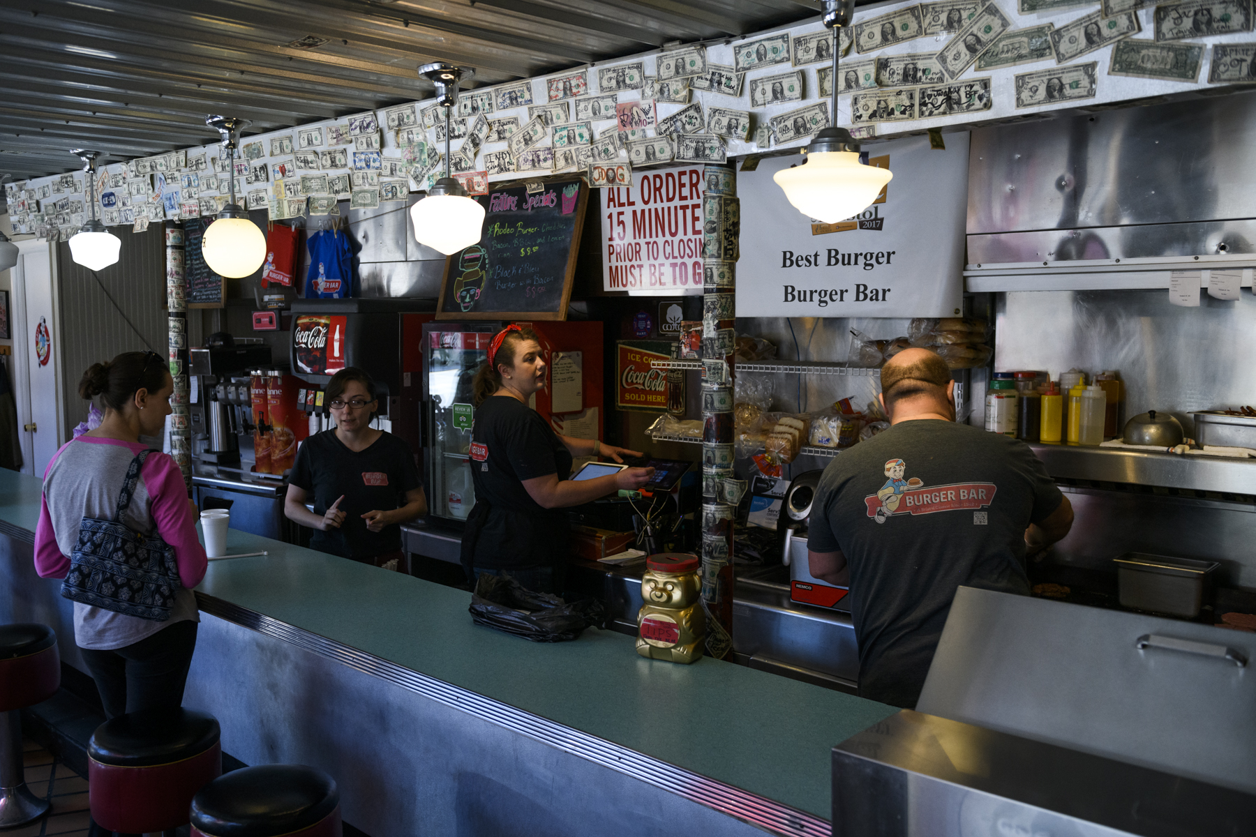 On Virginia-Tennessee border, one side is now open for business while the other is still on lockdown