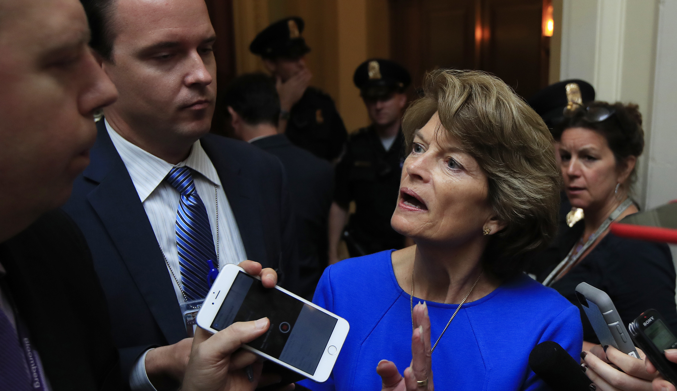 Lisa Murkowski denies making Obamacare deal precondition for tax vote