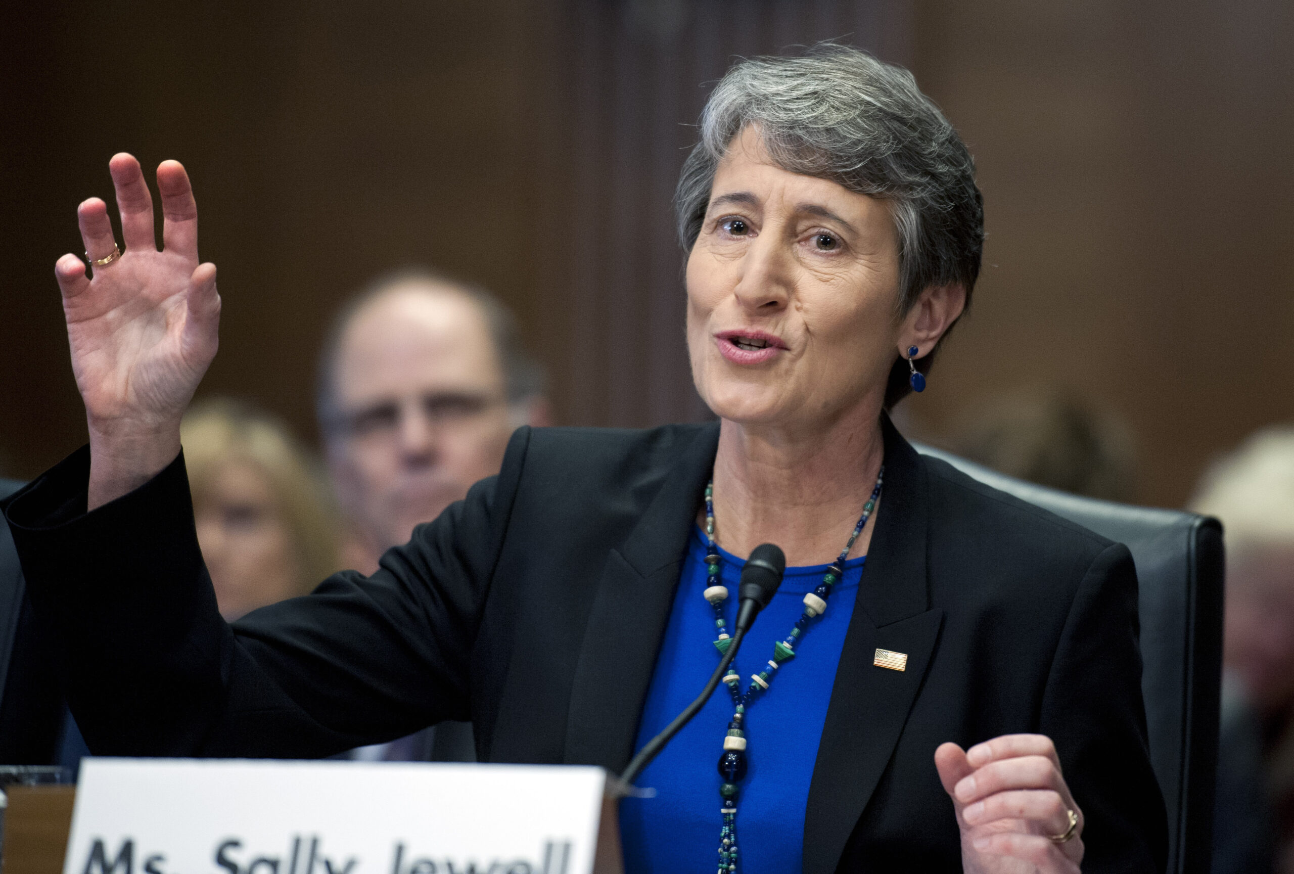 Jewell pledges balanced approach on energy