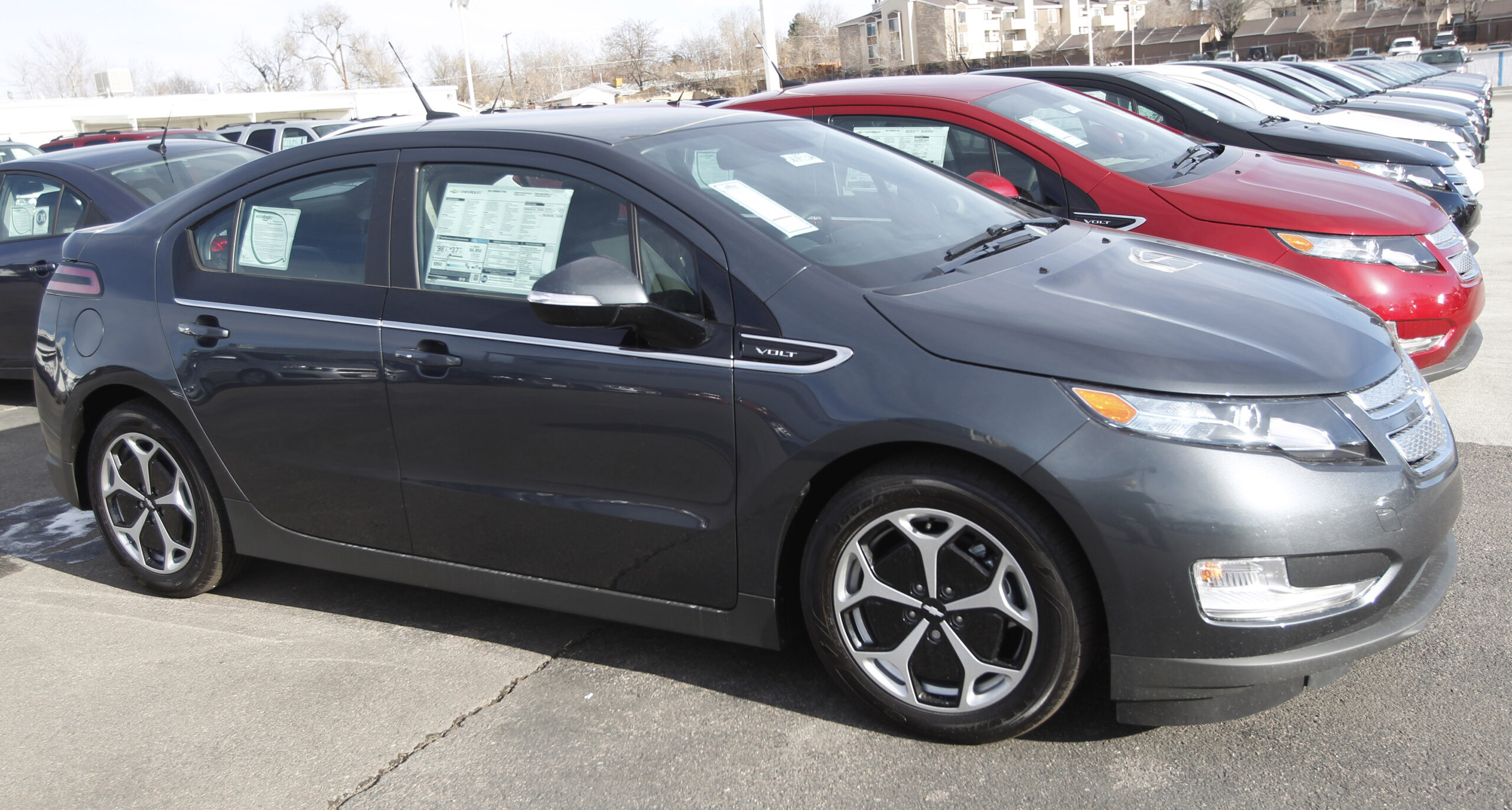 Examiner Editorial: Consumers still not charged up about electric vehicles