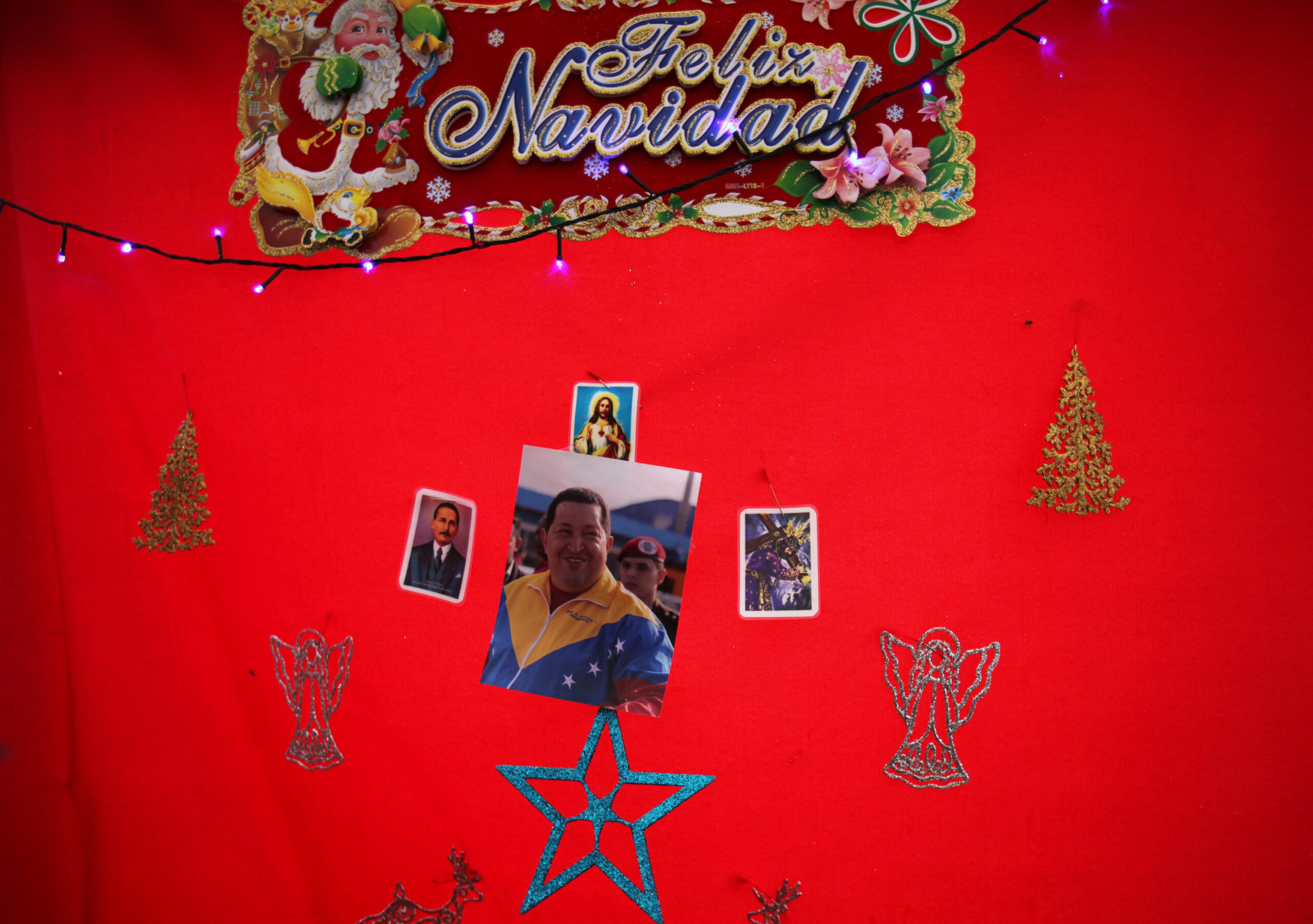 Venezuelans obsess: Will Chavez live or die?