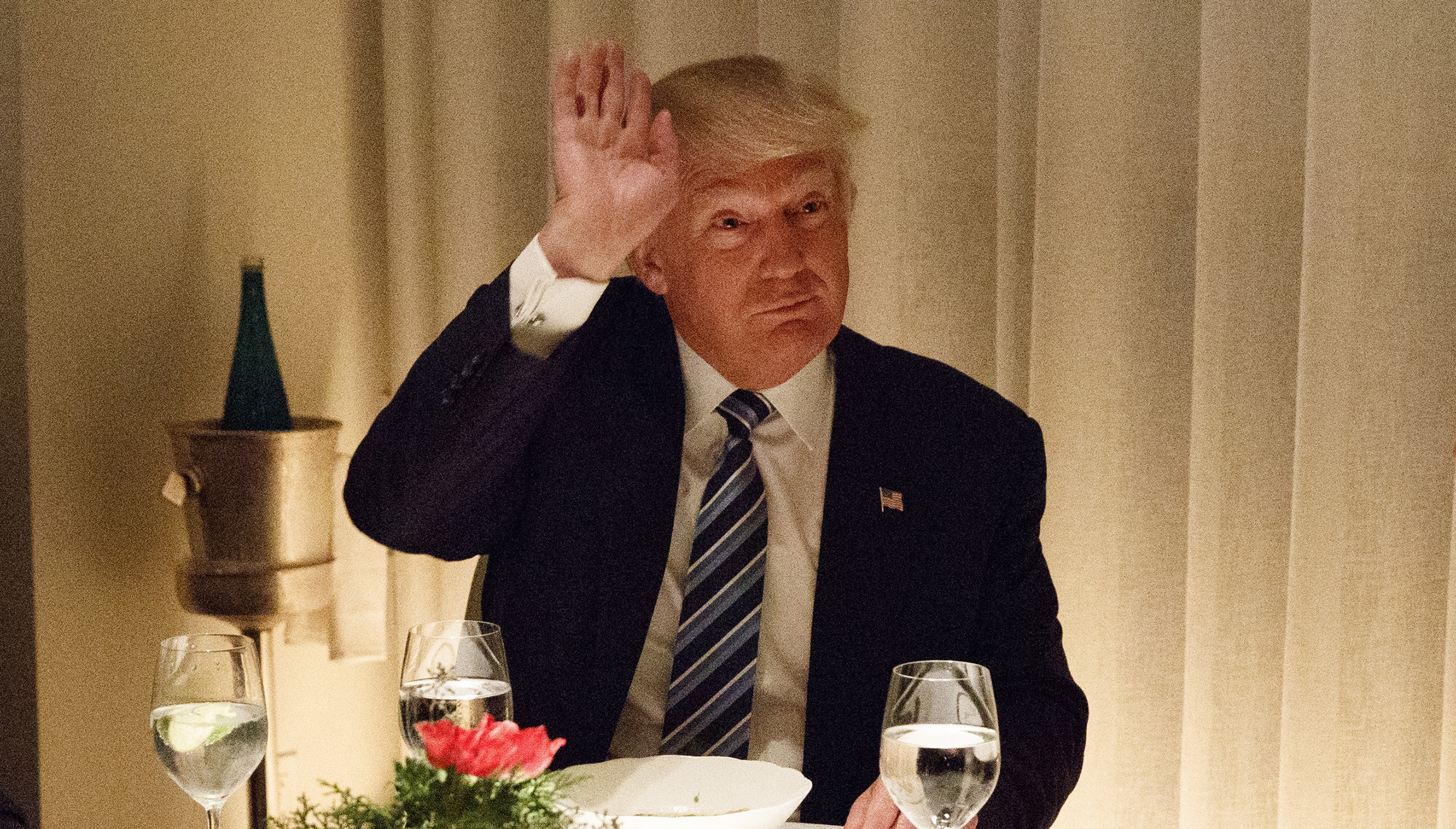 Trump makes unannounced trip to Trump hotel for dinner
