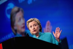 Survey: Clinton lead cut in half