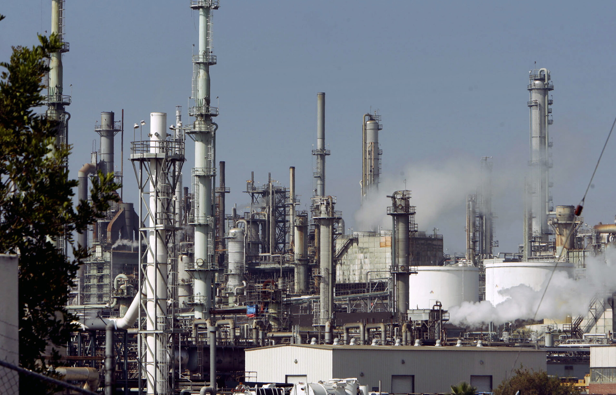 Oil price crash bad news for Louisiana’s industry and state government’s budget