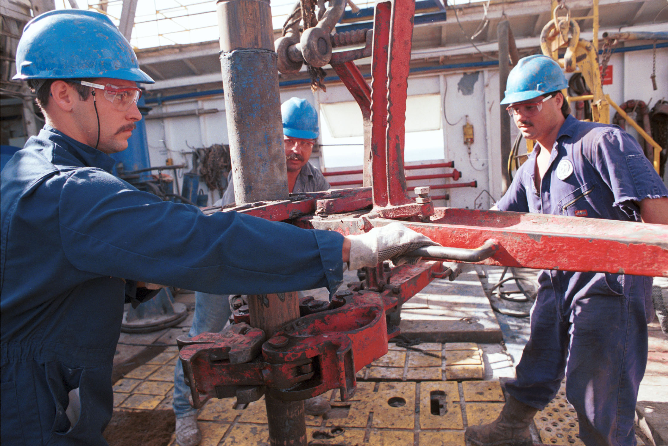 Cheap oil forces driller to wave goodbye to Alaska
