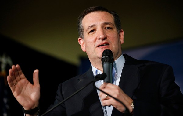 Cruz: Mainstream media wants Trump to win nomination, then lose to Clinton