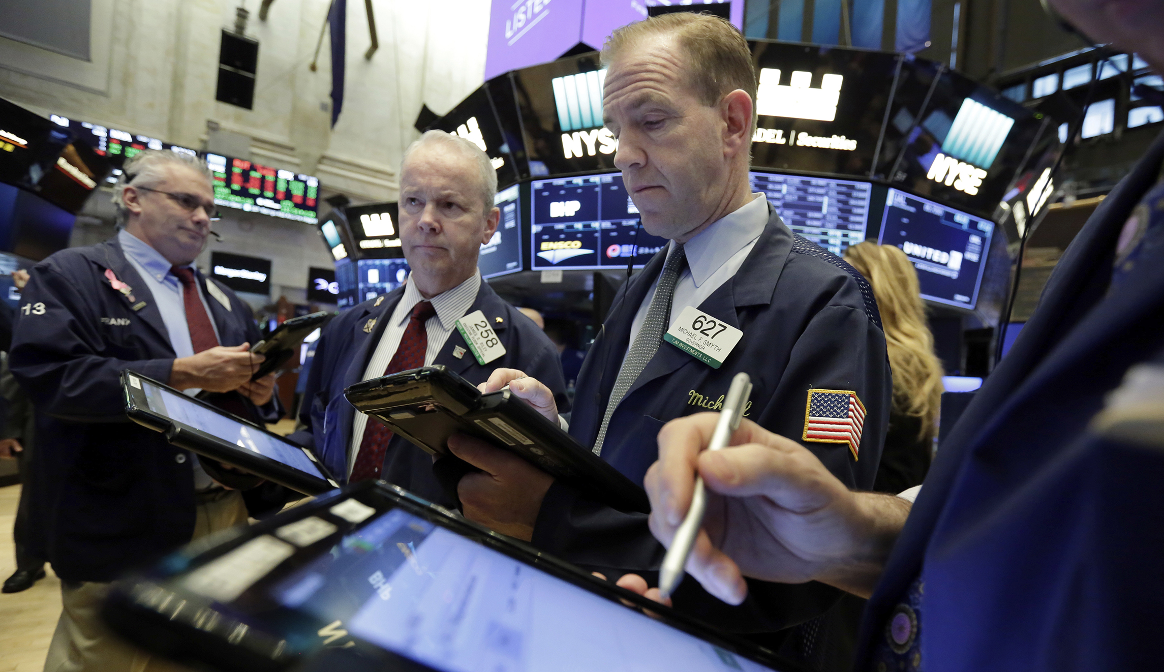 Stocks tumble as concerns about US economy mount