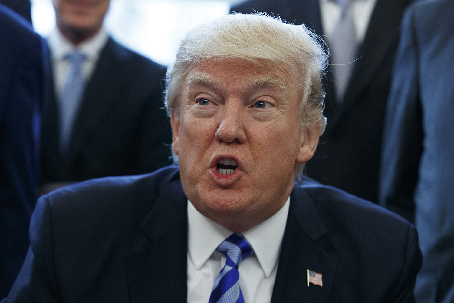 Trump demands intel panel probe Clinton Foundation ties to Russian uranium deal