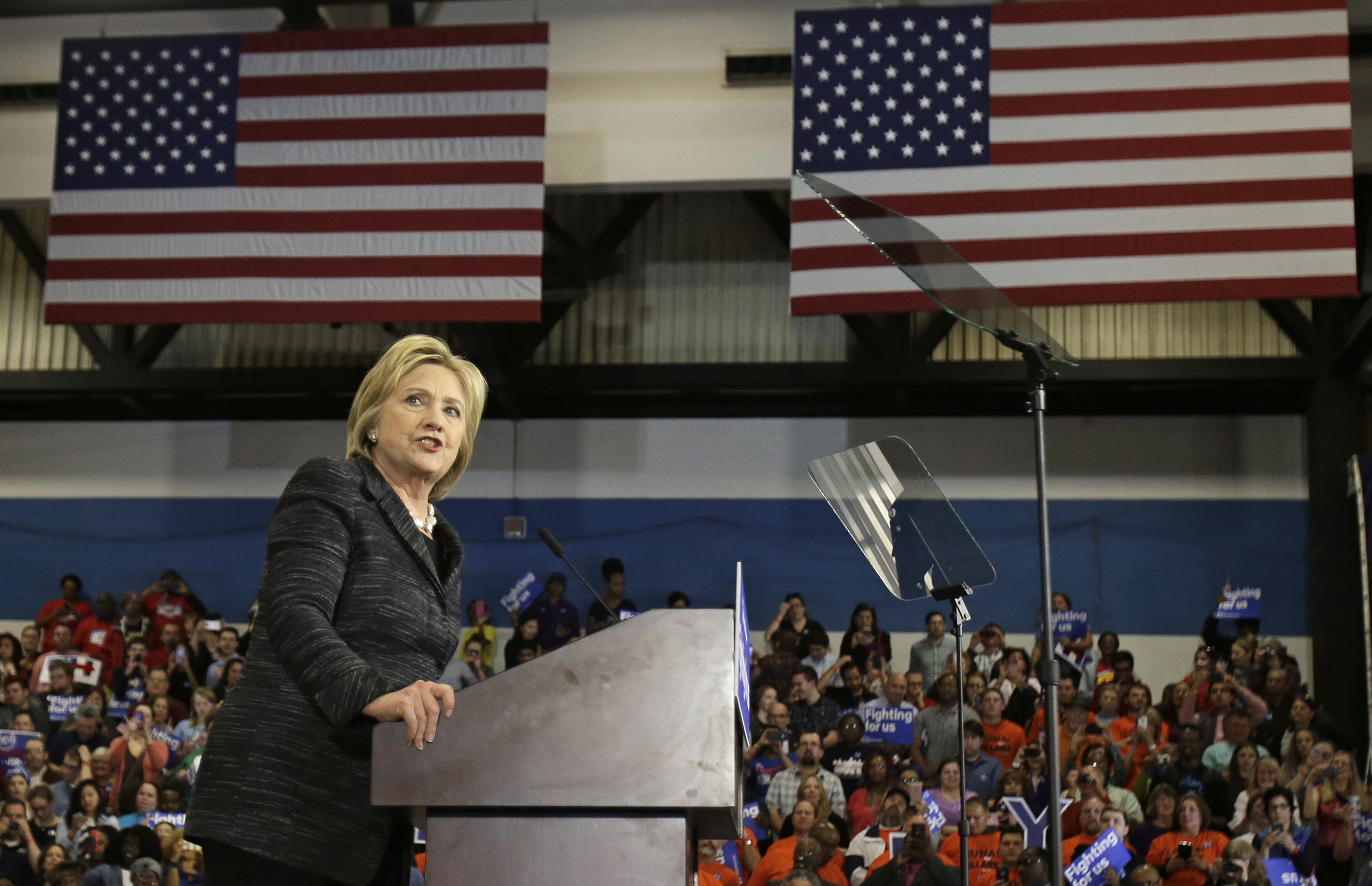 With Michigan in flux, Clinton looks to Ohio