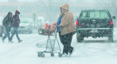 Large, powerful storm heads east; at least 6 dead