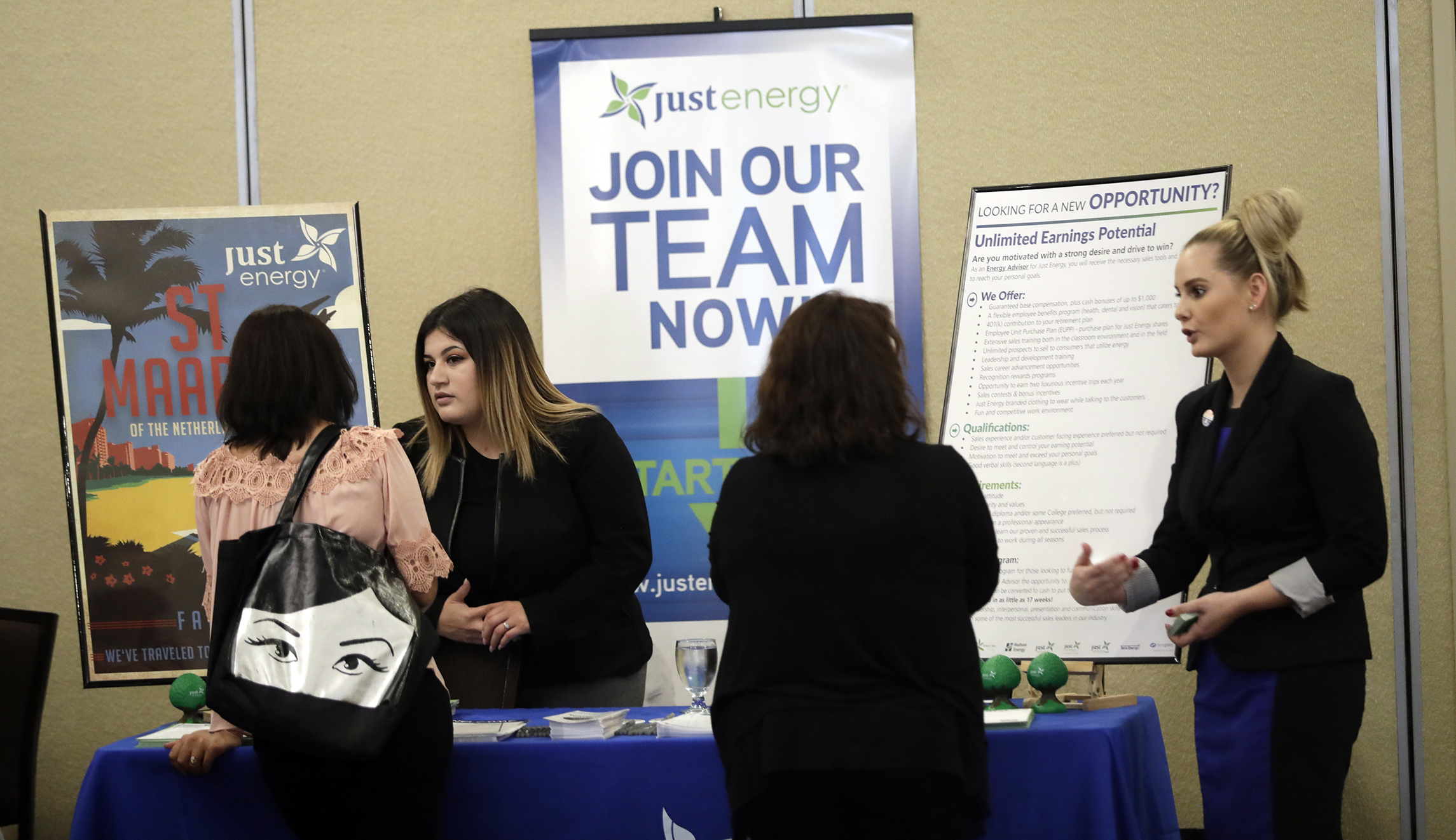Jobless claims plunge to 222,000, second-lowest mark in decades