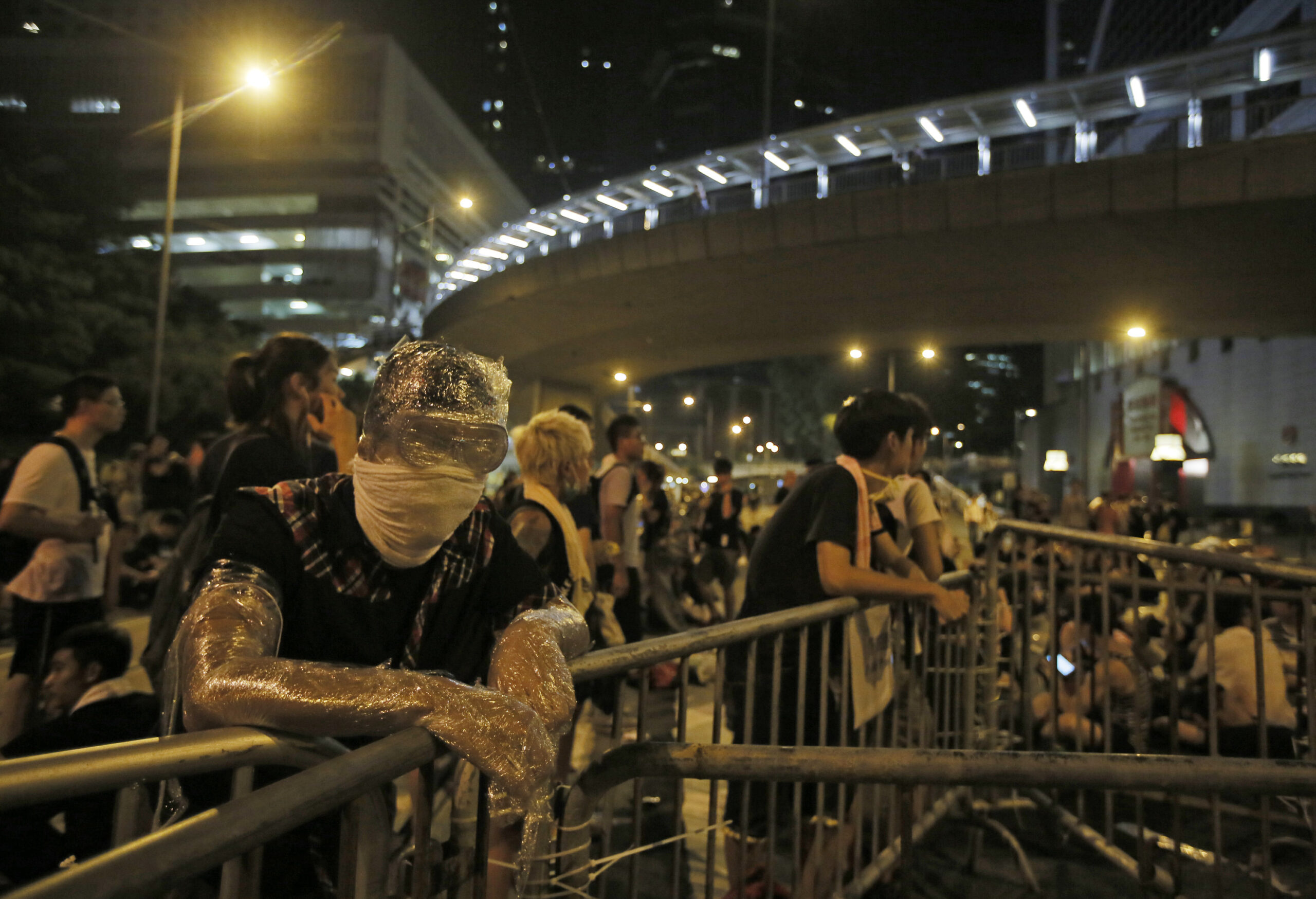 Hong Kong protesters set deadline for government