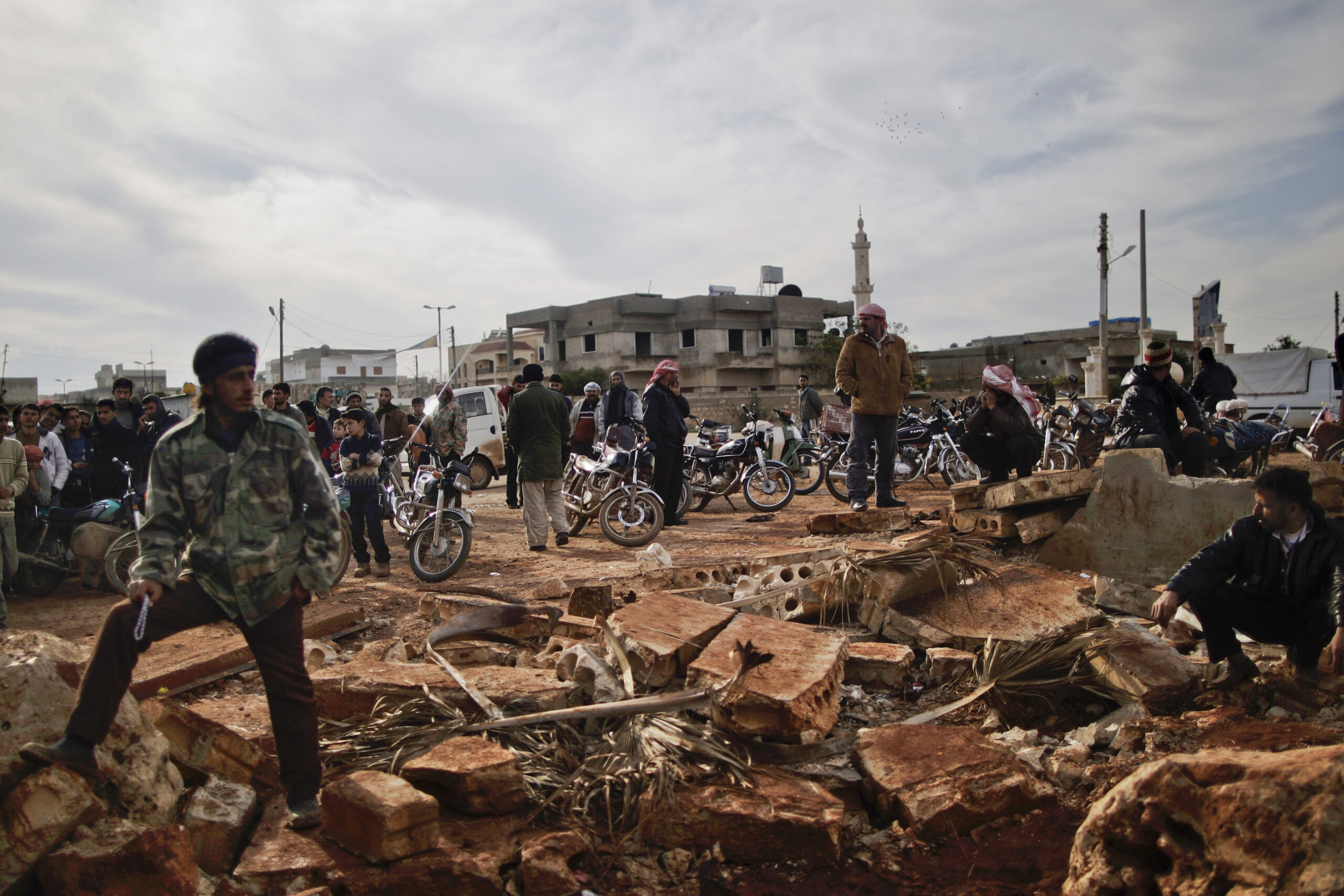 No water, power, cash: Syria rebels run broke town