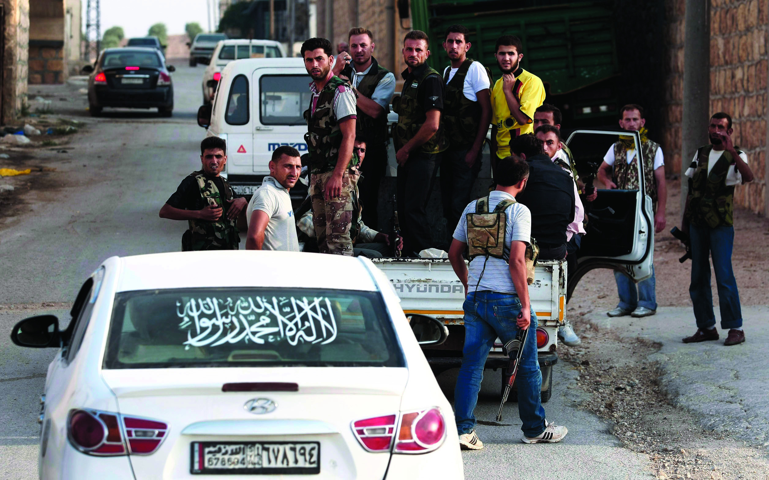Tens of thousands flee Syria’s largest city