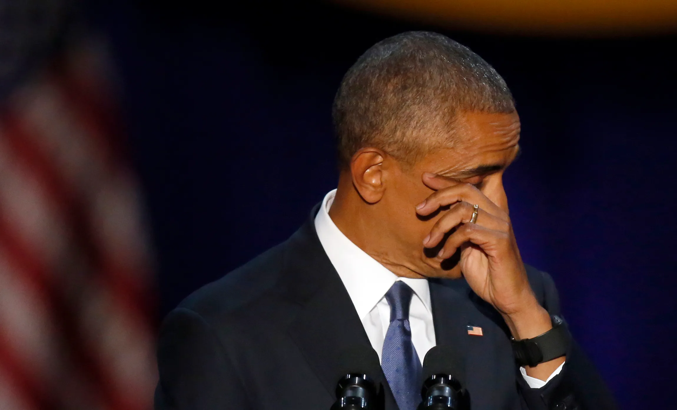 Obama tearfully honors his family in farewell address