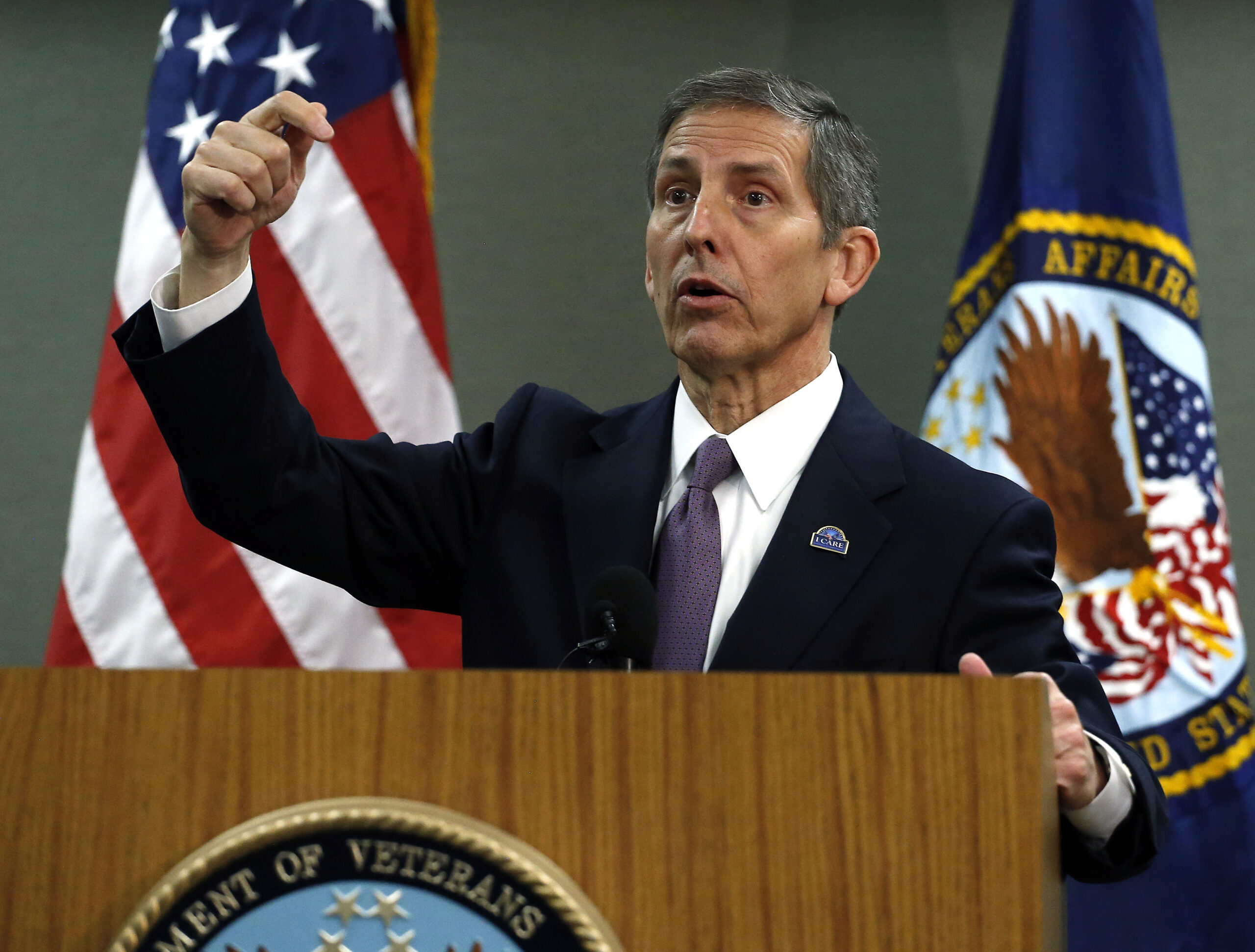 VA moves to ax 4 senior execs in scandal response