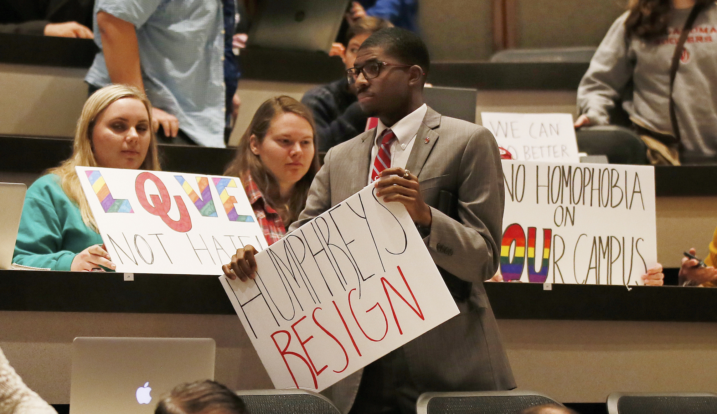 University of Oklahoma regent compares homosexuality to pedophilia, students call for his resignation