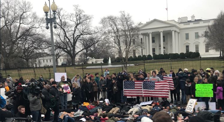 Students stage ‘lie in’ outside White House to demand gun control