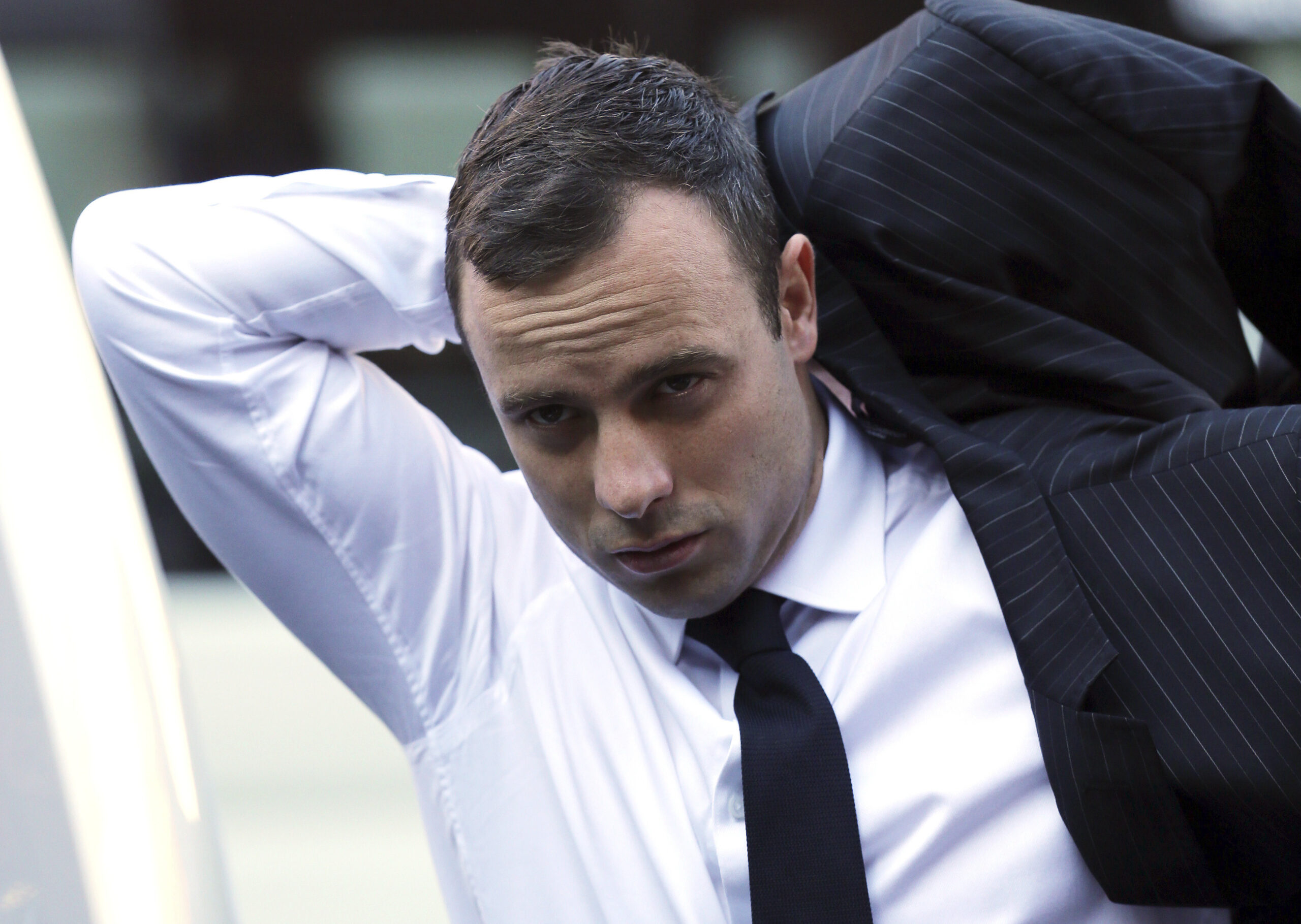 Prosecutor challenges Pistorius’ story of killing