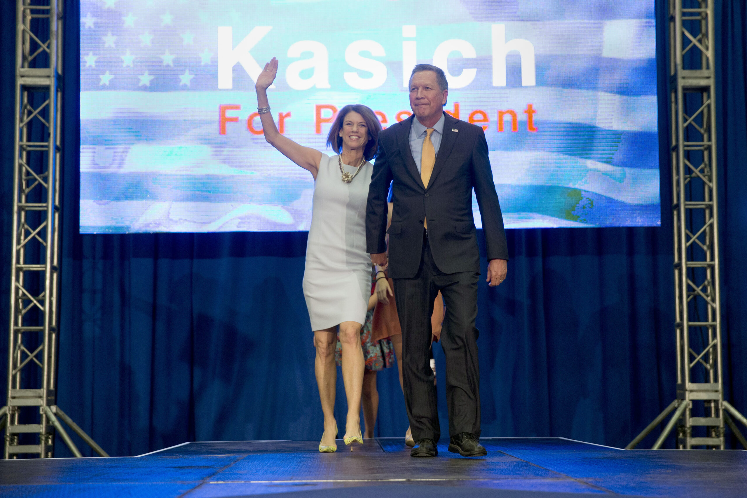 Kasich forms powerhouse national strategy team