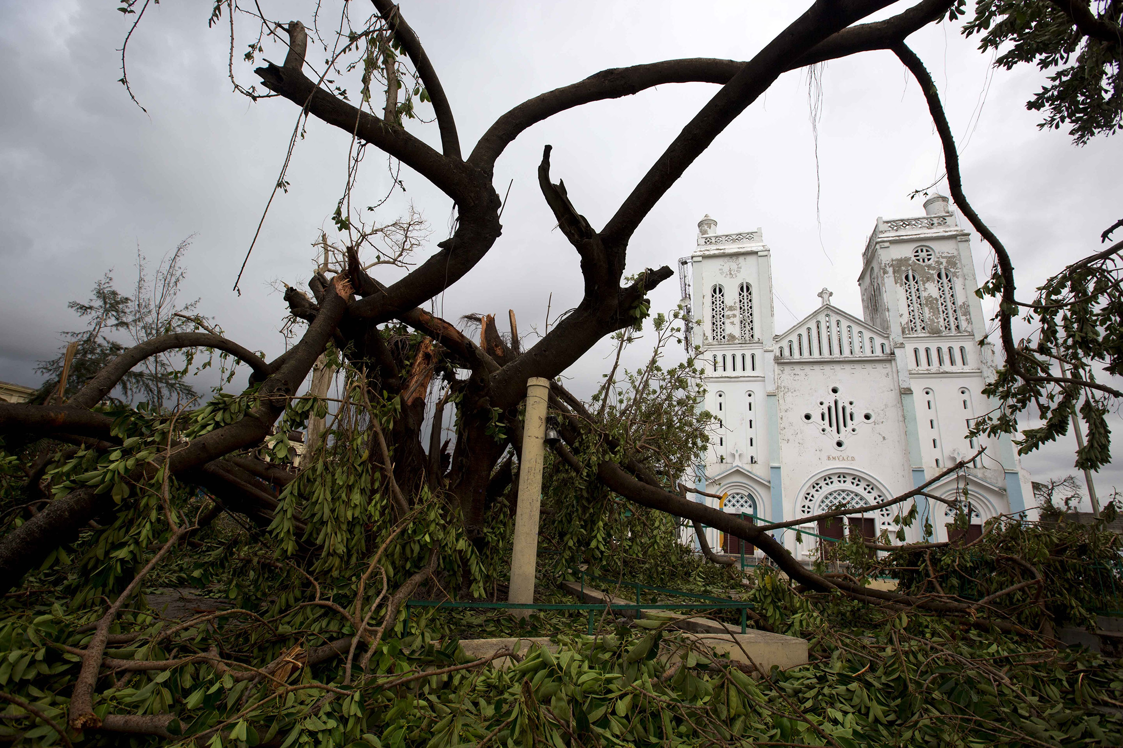 Hurricane Matthew leaves 283 dead in Haiti