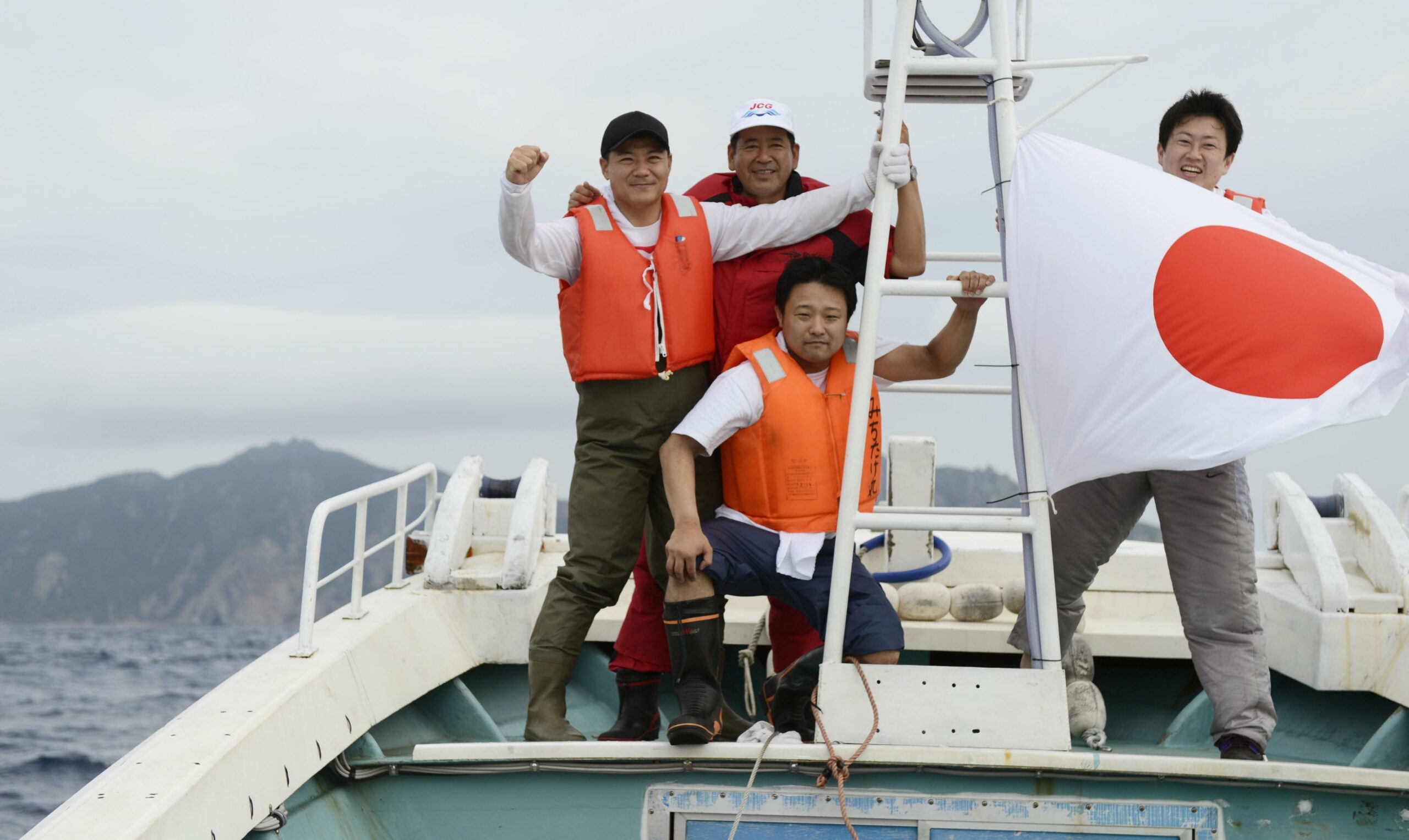 Lawmakers push Japan to get tough on isle dispute