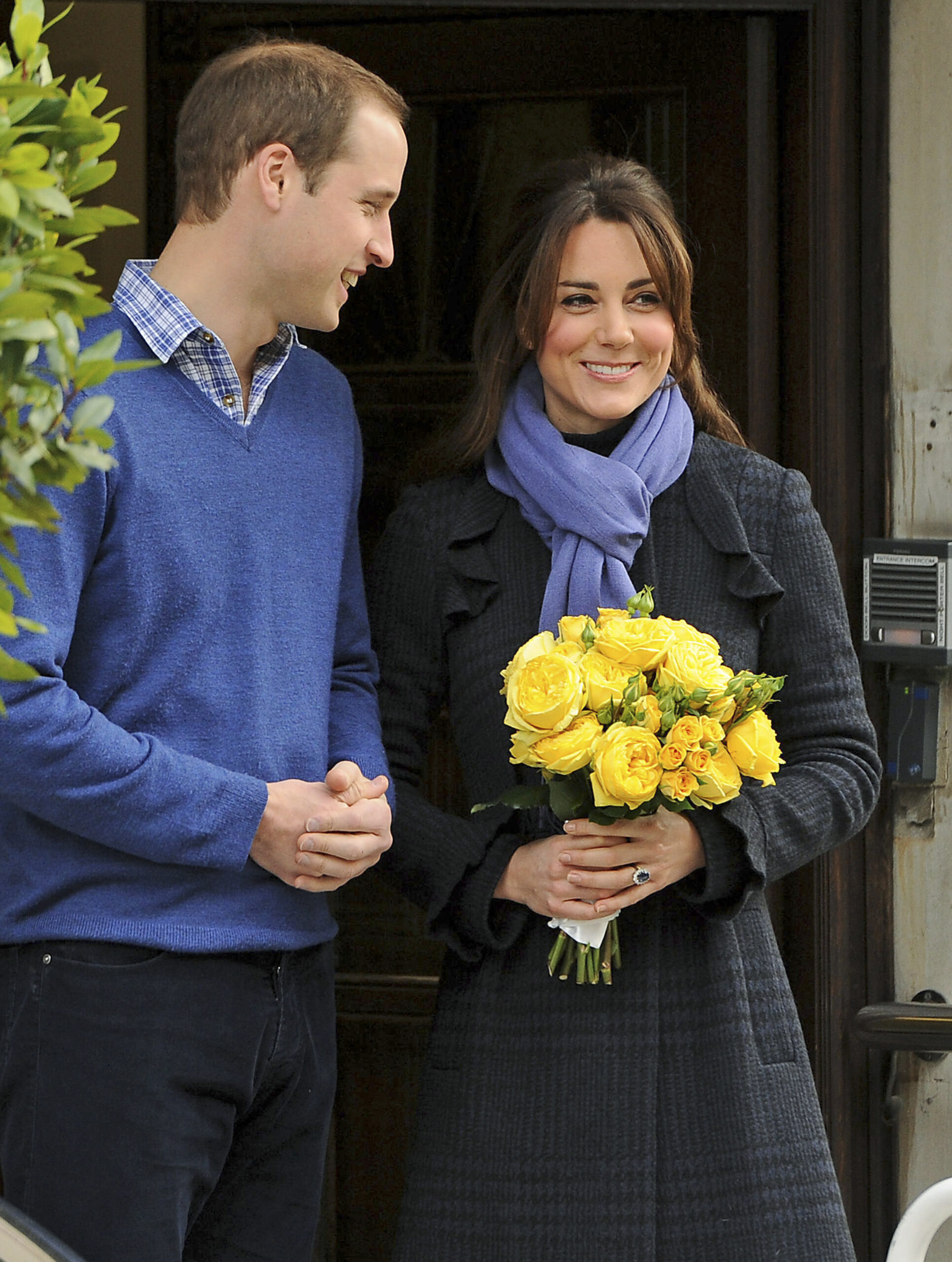 Pregnant Kate discharged from London hospital