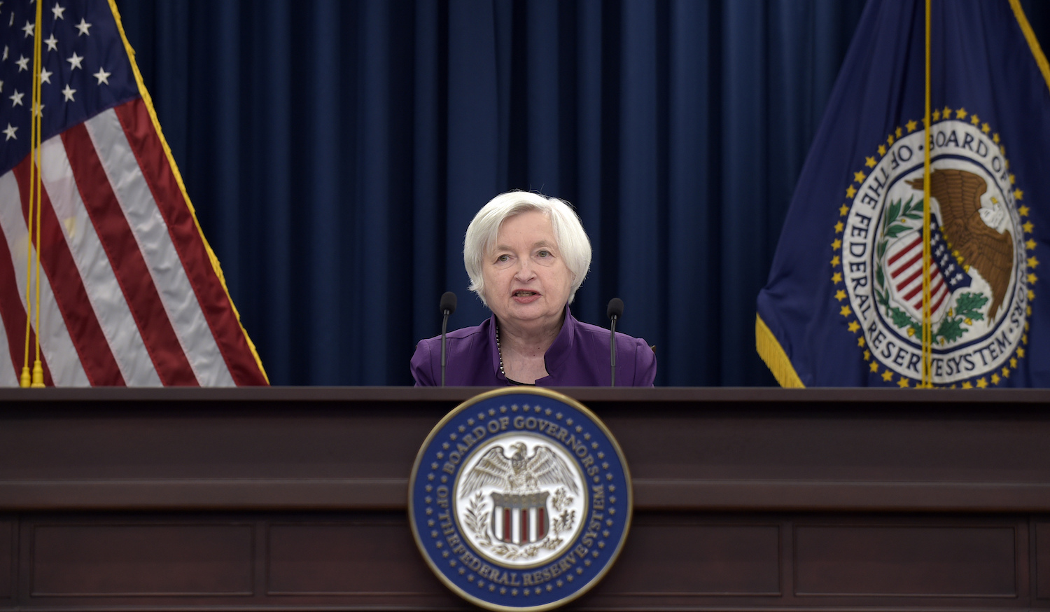 Fed clears all banks on stress tests