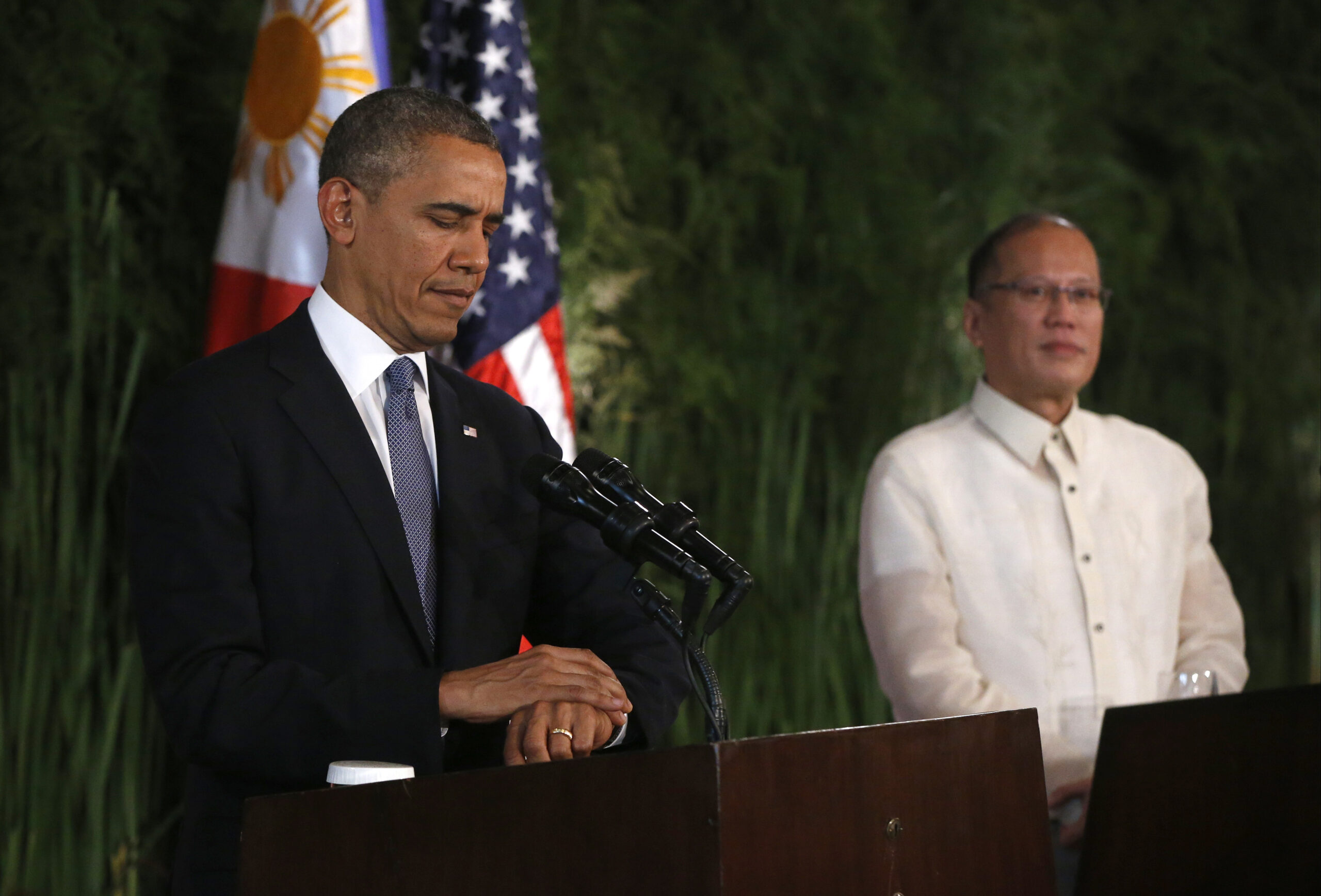 Obama vigorously defends foreign policy record