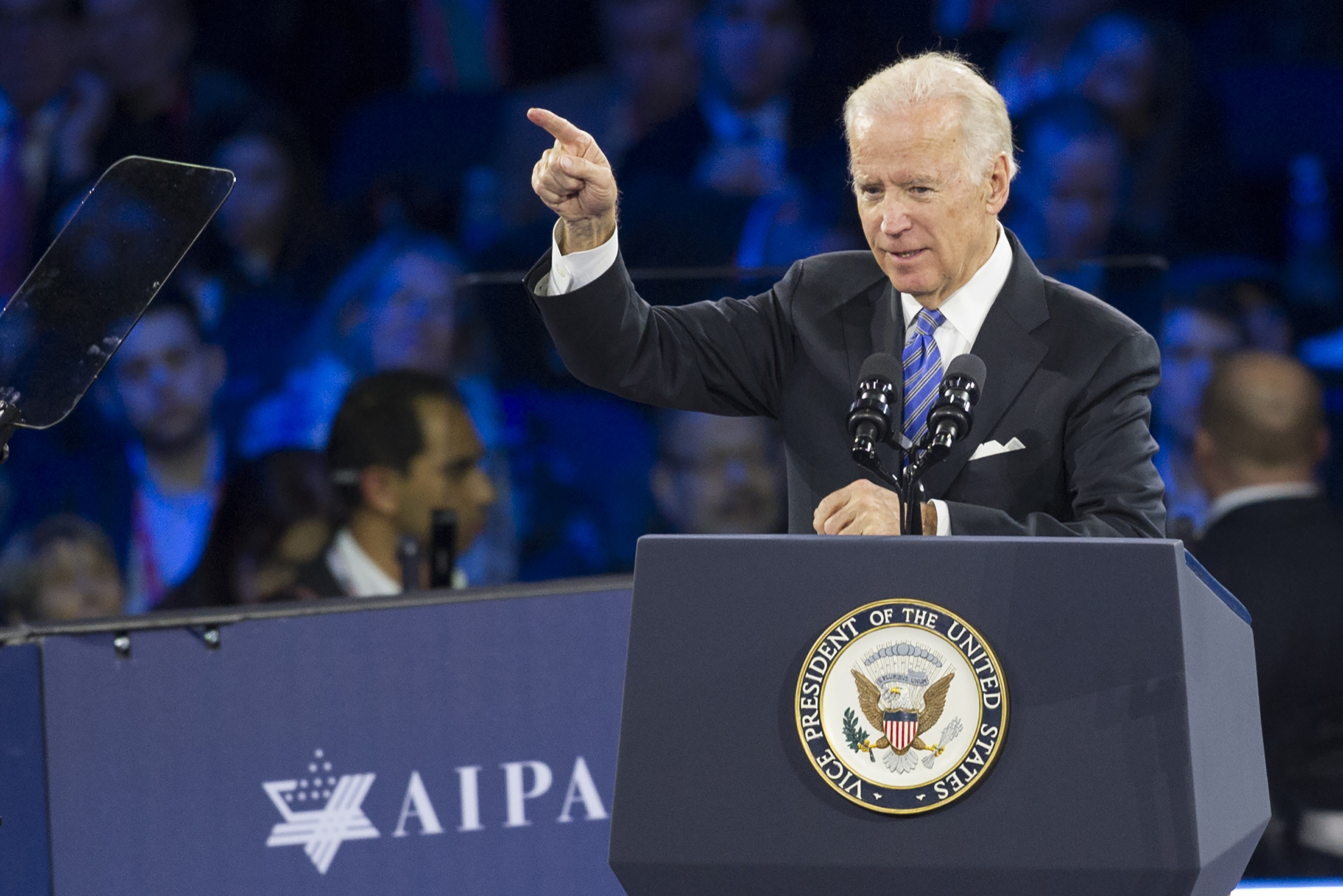 Biden courts hostile AIPAC crowd on Iran nuclear deal